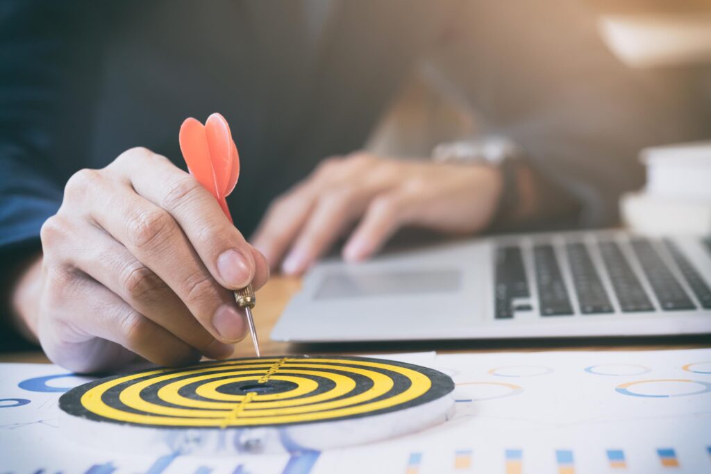 Marketing Direct : Quels sont les Objectifs et les Stratégies Essentiels pour Maximiser votre Impact et Booster votre ROI ? 4 Le ciblage des clients est crucial dans une stratégie de marketing direct.