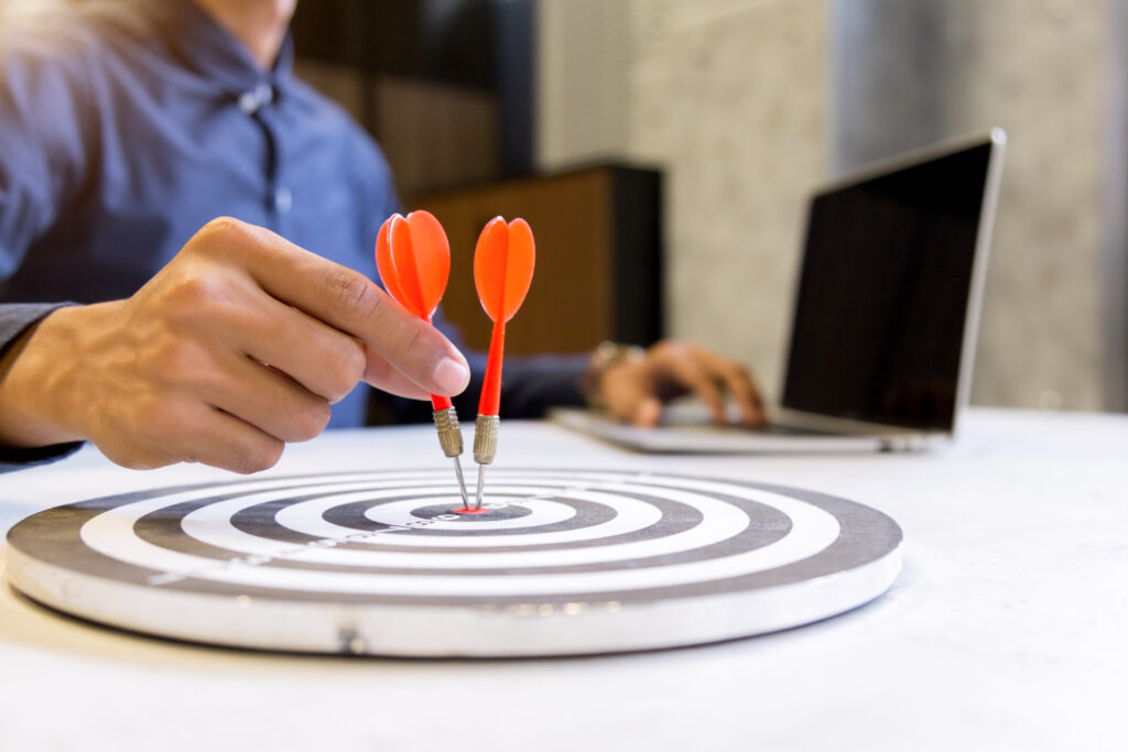Comprendre qu'est-ce que le remarketing et comment l'utiliser efficacement avec Google Ads 10 Illustration montrant le fonctionnement du remarketing et du ciblage.