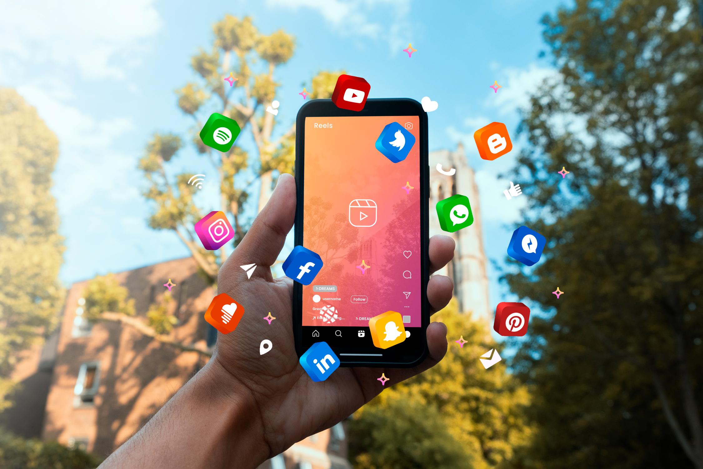 Smartphone , mantrant agence gestion des resaux sociaux au maroc