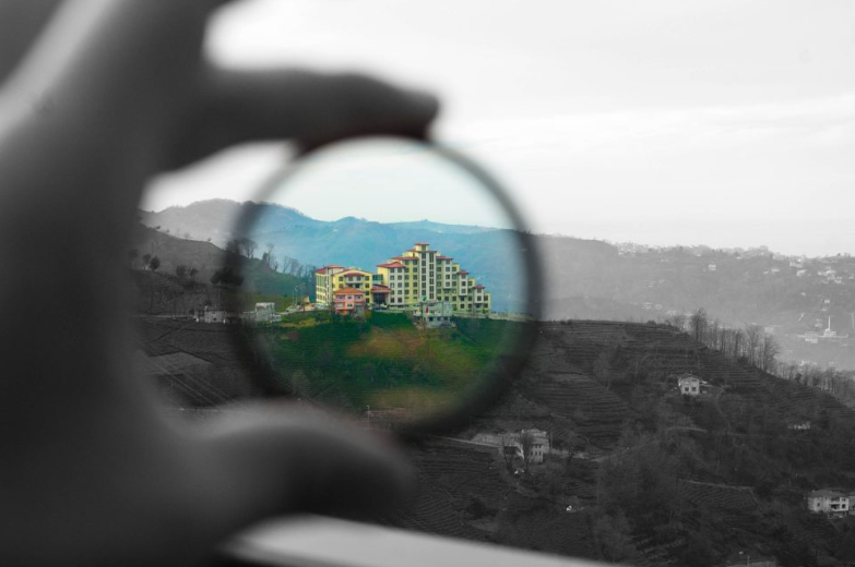 Filtres Photographiques : Tout Savoir sur les Différents Types. UV, ND, et Plus Encore 5 Filtres de Couleur Variés pour Effets Photographiques